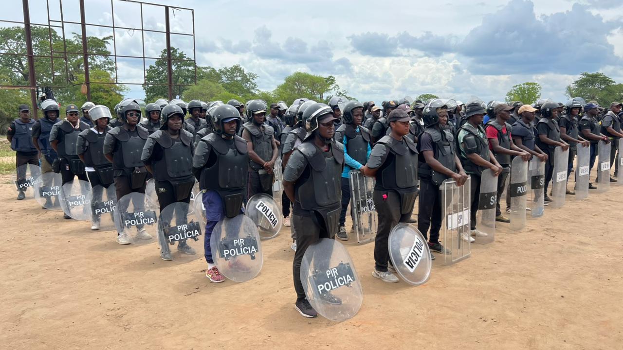 DIRECTOR GERAL ADJUNTO EFECTUA TRABALHO DE ACOMPANHAMENTO  NO CENTRO DE INSTRUÇÃO MARIA TERESA